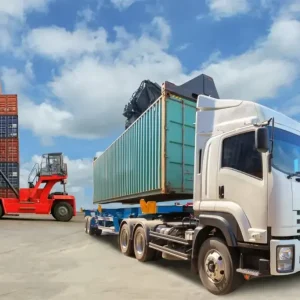 Whats-the-Difference-between-Freight-Management-and-Logistics-Management-1024x683 (1)